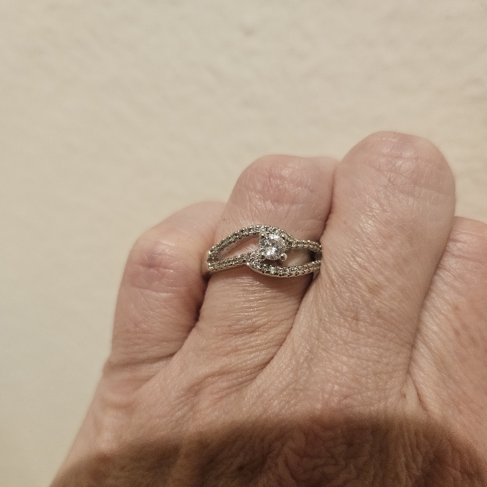 Size 7 Womens Fashion Ring Faux Diamond Elegant Silver Women's Ring